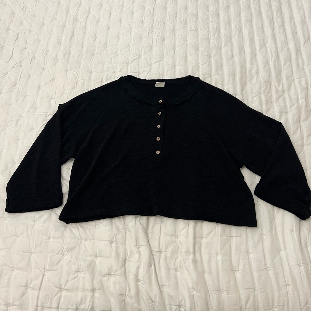NWOT Black Cropped Henley Sz L